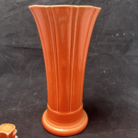 Vintage Homer Laughlin Red Fiesta Persimmons 10" Vase - Picture 4 of 9